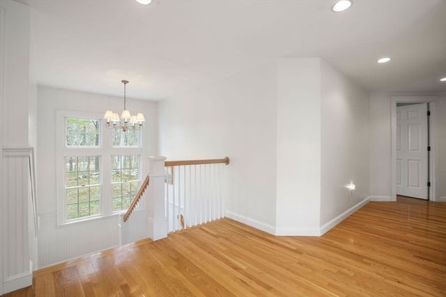 28 Centre St, Dover, MA 02030
