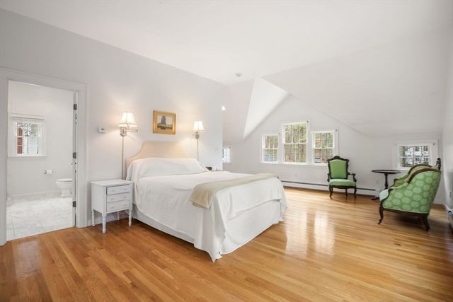 28 Centre St, Dover, MA 02030
