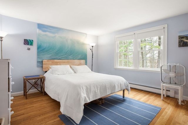 28 Centre St, Dover, MA 02030