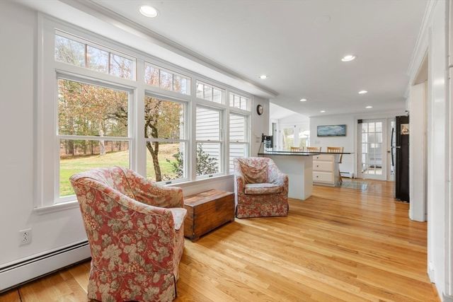 28 Centre St, Dover, MA 02030