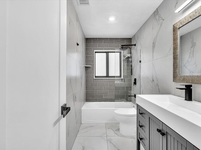 2105 NE 62nd Street, Fort Lauderdale, FL 33308