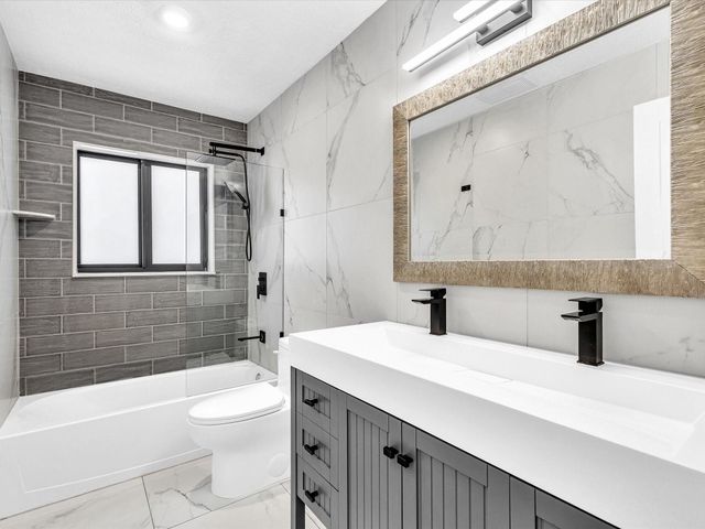 2105 NE 62nd Street, Fort Lauderdale, FL 33308