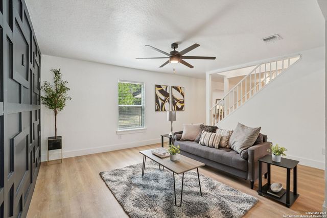 6322 Dove Hill, San Antonio, TX 78238