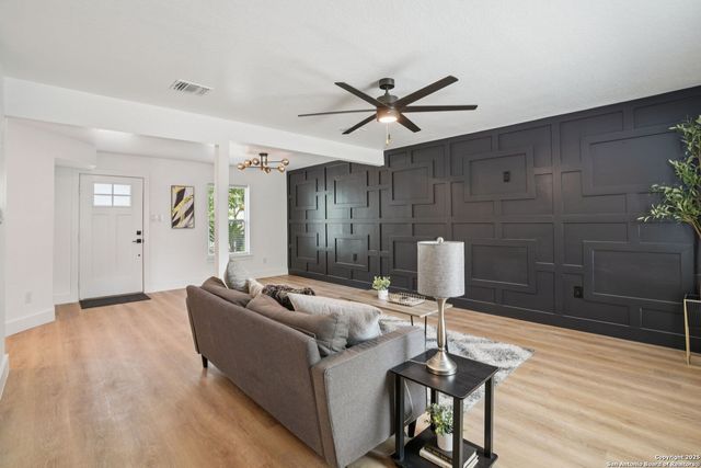 6322 Dove Hill, San Antonio, TX 78238