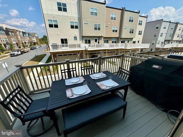 100 STOWE DR, Gaithersburg, MD 20878