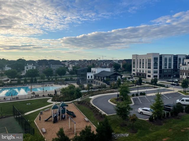 100 STOWE DR, Gaithersburg, MD 20878
