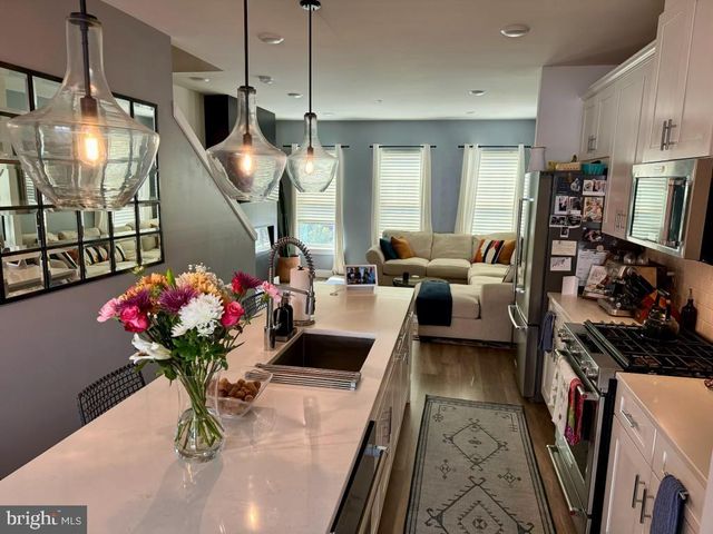 100 STOWE DR, Gaithersburg, MD 20878