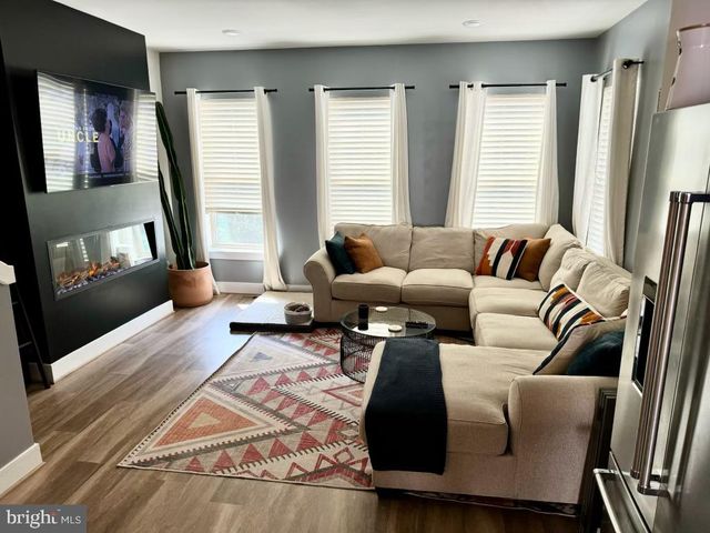 100 STOWE DR, Gaithersburg, MD 20878