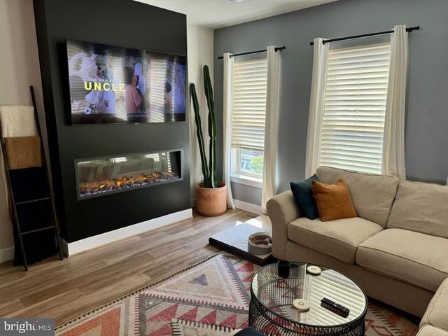 100 STOWE DR, Gaithersburg, MD 20878