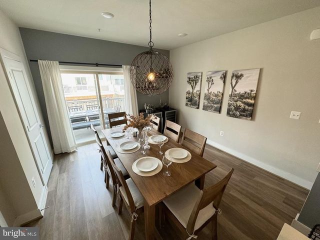 100 STOWE DR, Gaithersburg, MD 20878