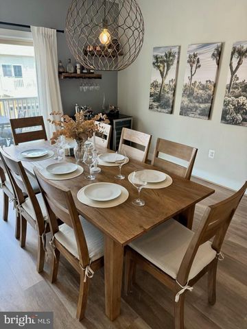 100 STOWE DR, Gaithersburg, MD 20878