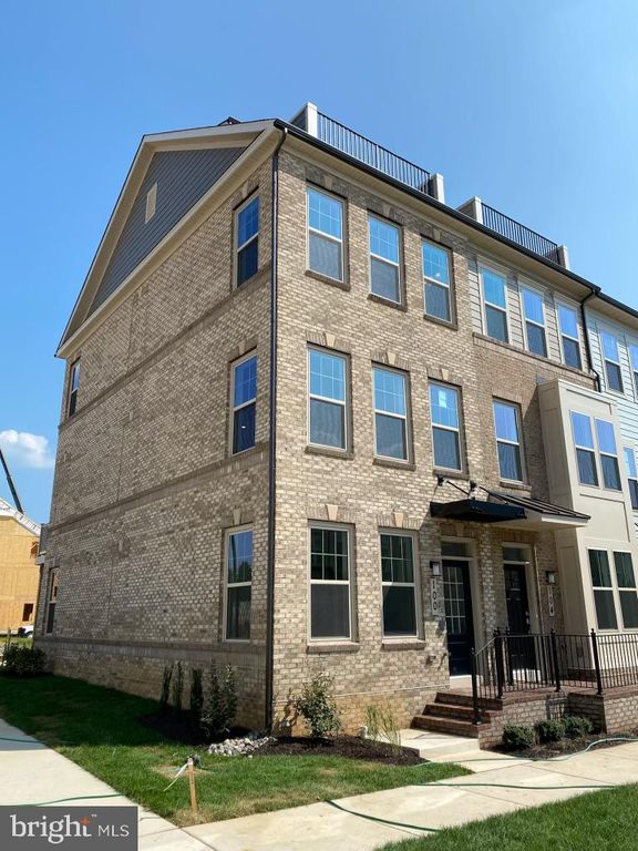 100 STOWE DR, Gaithersburg, MD 20878