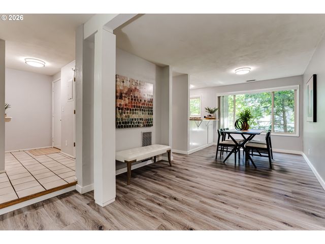 600 CHERRY Dr, Eugene, OR 97401