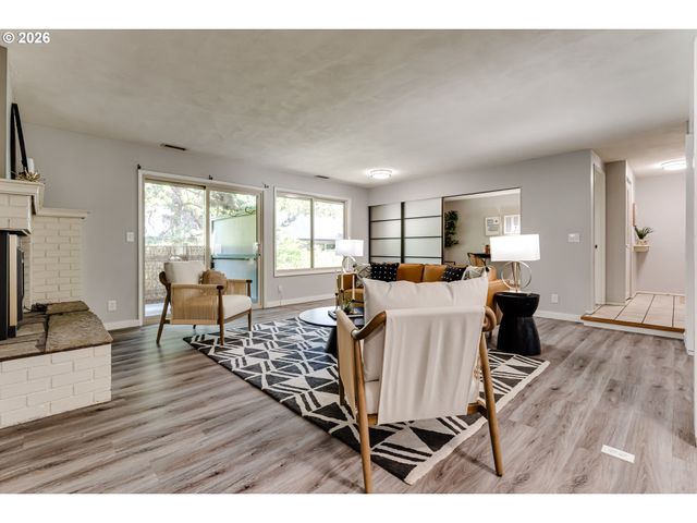 600 CHERRY Dr, Eugene, OR 97401