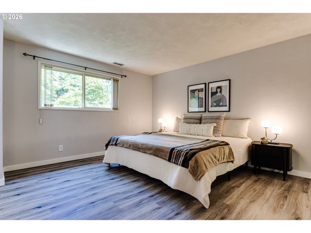 600 CHERRY Dr, Eugene, OR 97401