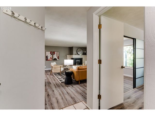 600 CHERRY Dr, Eugene, OR 97401
