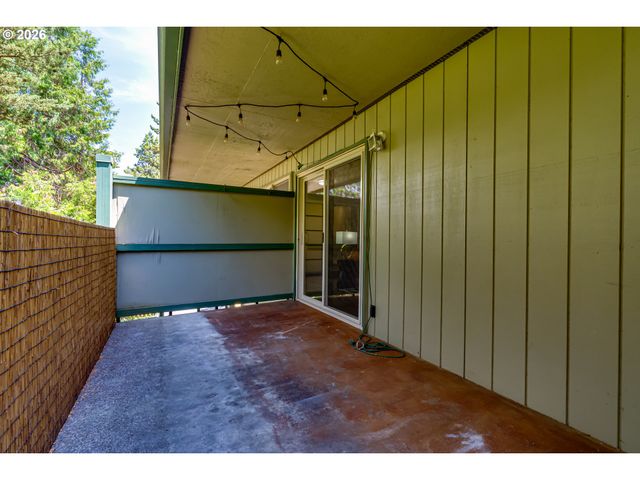600 CHERRY Dr, Eugene, OR 97401