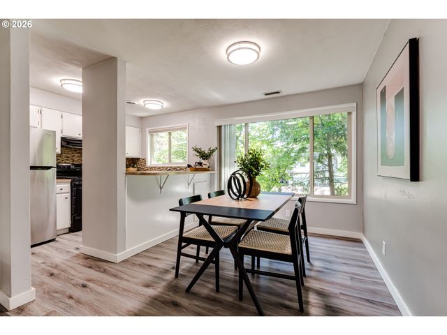 600 CHERRY Dr, Eugene, OR 97401
