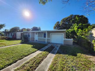 942 NW 12th St, Fort Lauderdale, FL 33311