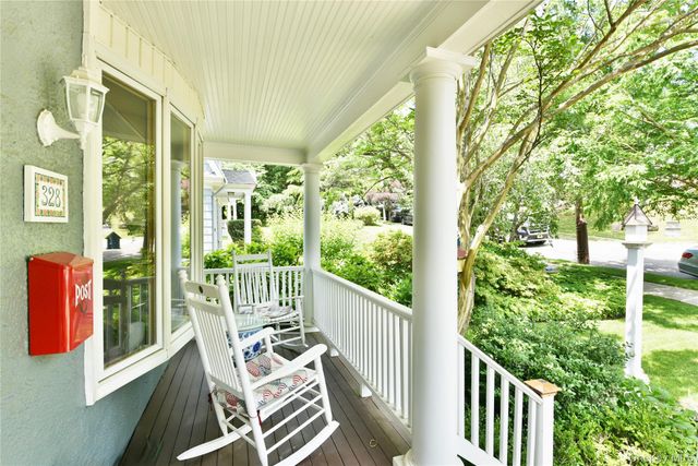 328 38th Road, Douglaston, NY 11363