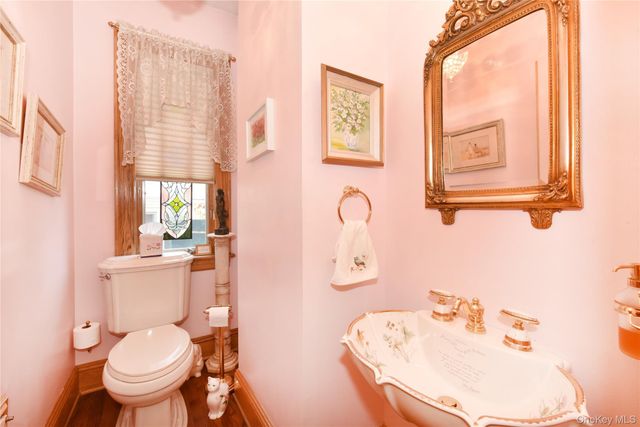 328 38th Road, Douglaston, NY 11363