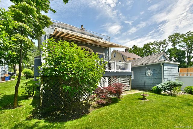 328 38th Road, Douglaston, NY 11363