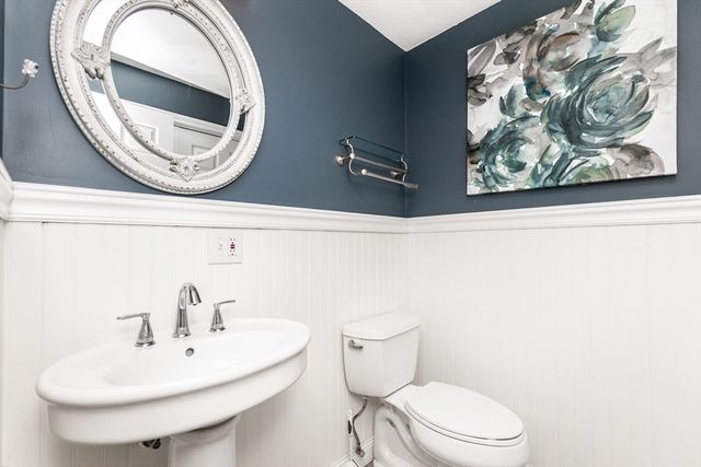 63 Bow St, Saugus, MA 01906