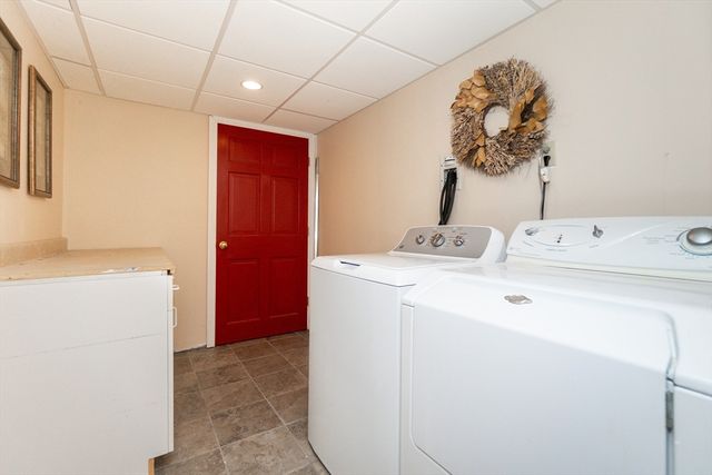 63 Bow St, Saugus, MA 01906