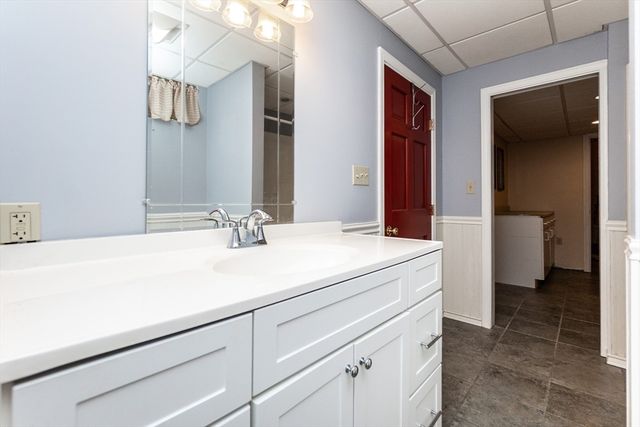 63 Bow St, Saugus, MA 01906