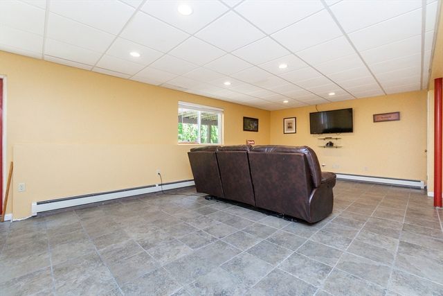 63 Bow St, Saugus, MA 01906