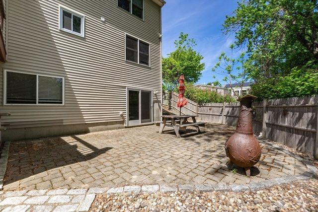 63 Bow St, Saugus, MA 01906