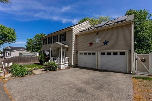63 Bow St, Saugus, MA 01906