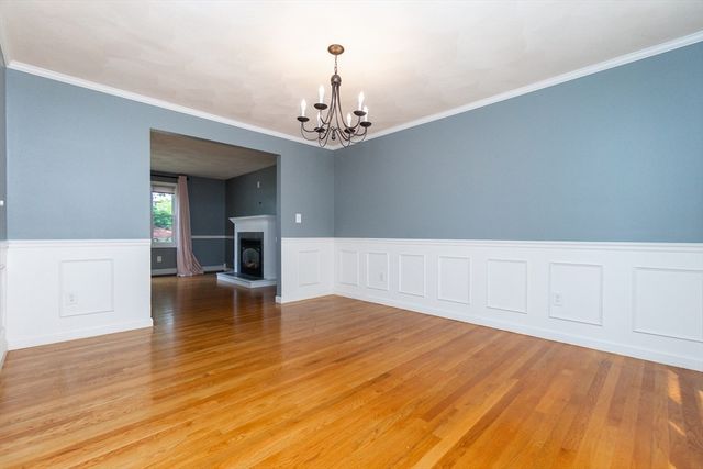 63 Bow St, Saugus, MA 01906