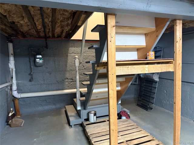 76 Van Cott Avenue, Hempstead, NY 11550