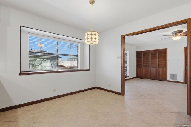 220 Lundblade Ln., Castle Hills, TX 78213