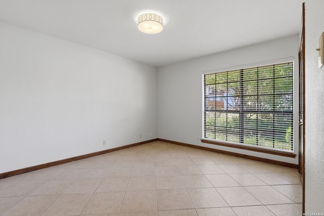 220 Lundblade Ln., Castle Hills, TX 78213