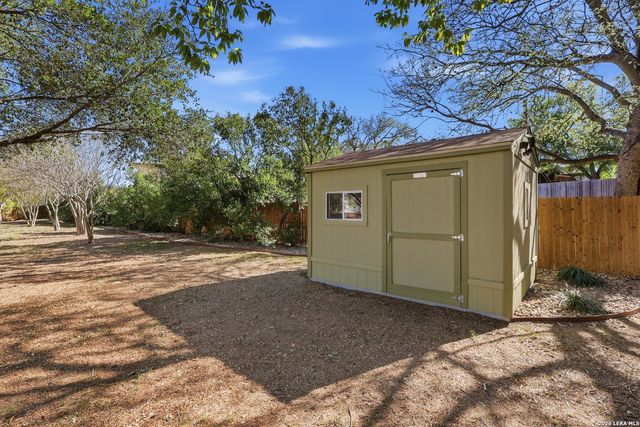 220 Lundblade Ln., Castle Hills, TX 78213