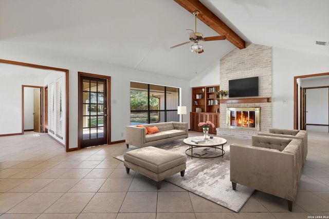 220 Lundblade Ln., Castle Hills, TX 78213