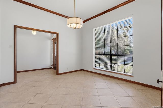 220 Lundblade Ln., Castle Hills, TX 78213