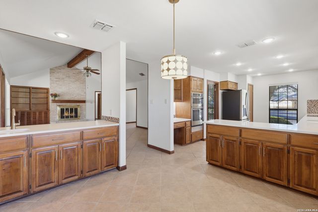 220 Lundblade Ln., Castle Hills, TX 78213