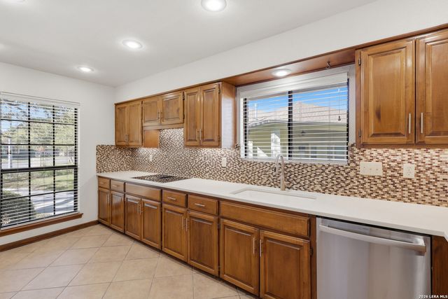 220 Lundblade Ln., Castle Hills, TX 78213