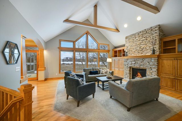 8830 Wedgemere Drive, Victoria, MN 55386