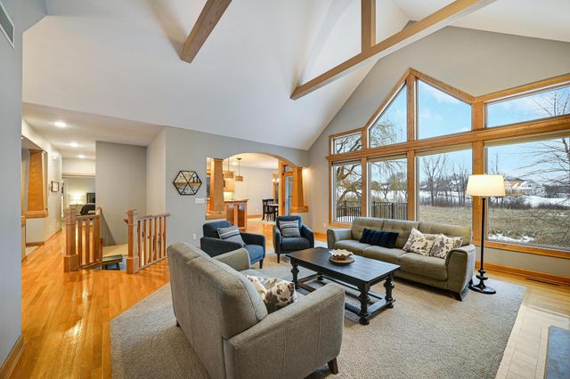 8830 Wedgemere Drive, Victoria, MN 55386