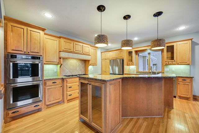 8830 Wedgemere Drive, Victoria, MN 55386