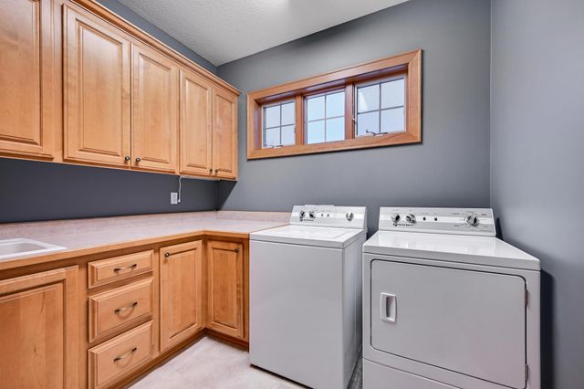 8830 Wedgemere Drive, Victoria, MN 55386