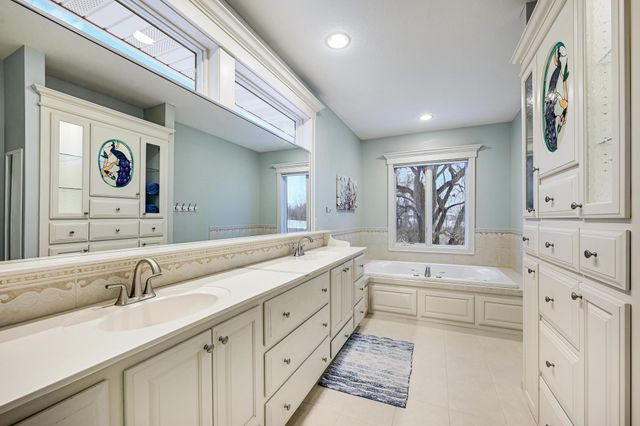 8830 Wedgemere Drive, Victoria, MN 55386