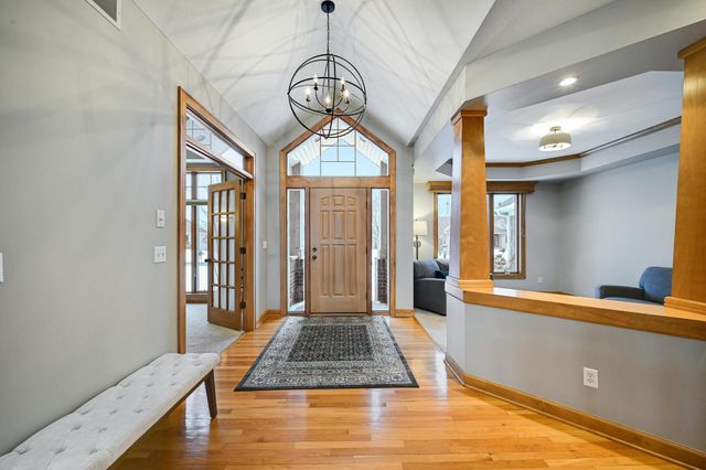 8830 Wedgemere Drive, Victoria, MN 55386