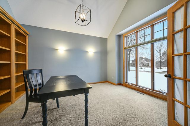 8830 Wedgemere Drive, Victoria, MN 55386