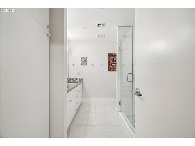 1718 Ne 11TH Ave 204, Portland, OR 97212