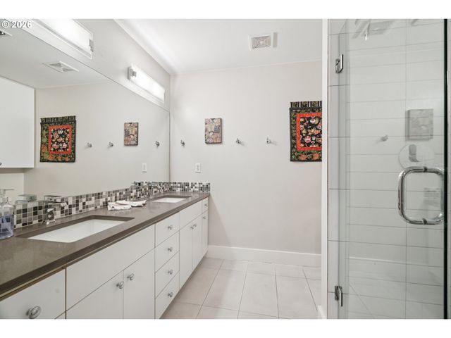 1718 Ne 11TH Ave 204, Portland, OR 97212